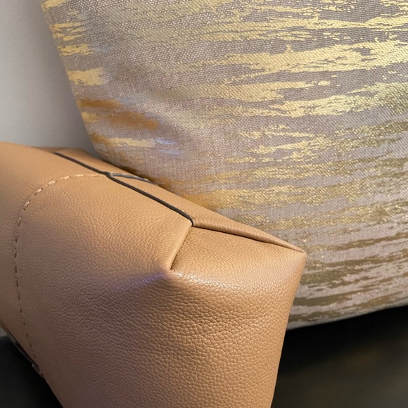 “SOLD” Tory Burch McGraw Top-Zip Satchel - Picture 6 of 13